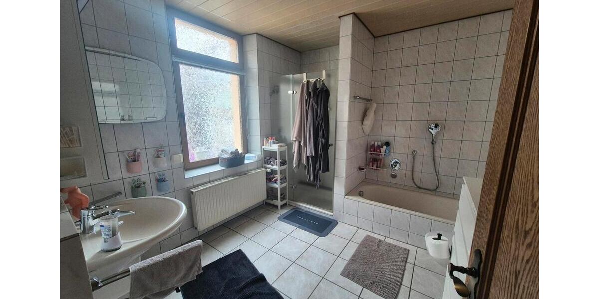 Reihenhaus Mönchengladbach Süd - 9 Zimmer, 225 m&sup2;, 367.000&euro; | Angebot:26423537