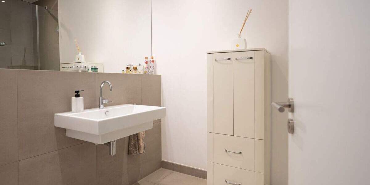 Etagenwohnung Krefeld / Bockum Bockum - 5 Zimmer, 229 m&sup2;, 2.950&euro; | Angebot:25246774