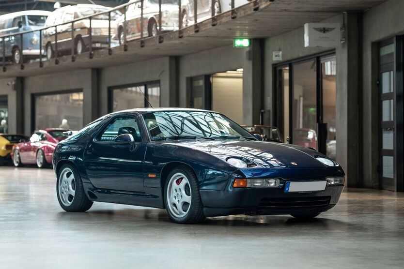 928