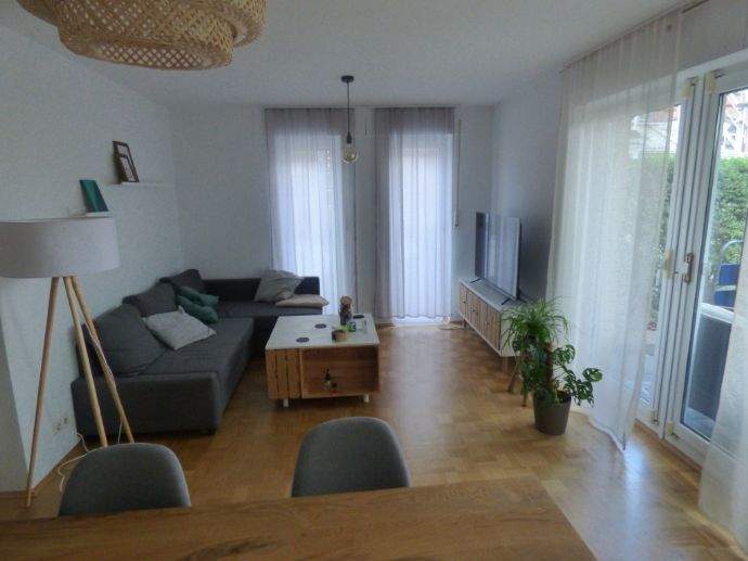 Köln-Dellbrück - 4-Zimmerwohnung mit Terasse, TG-Stellplatz in ruhiger Seitenstraße