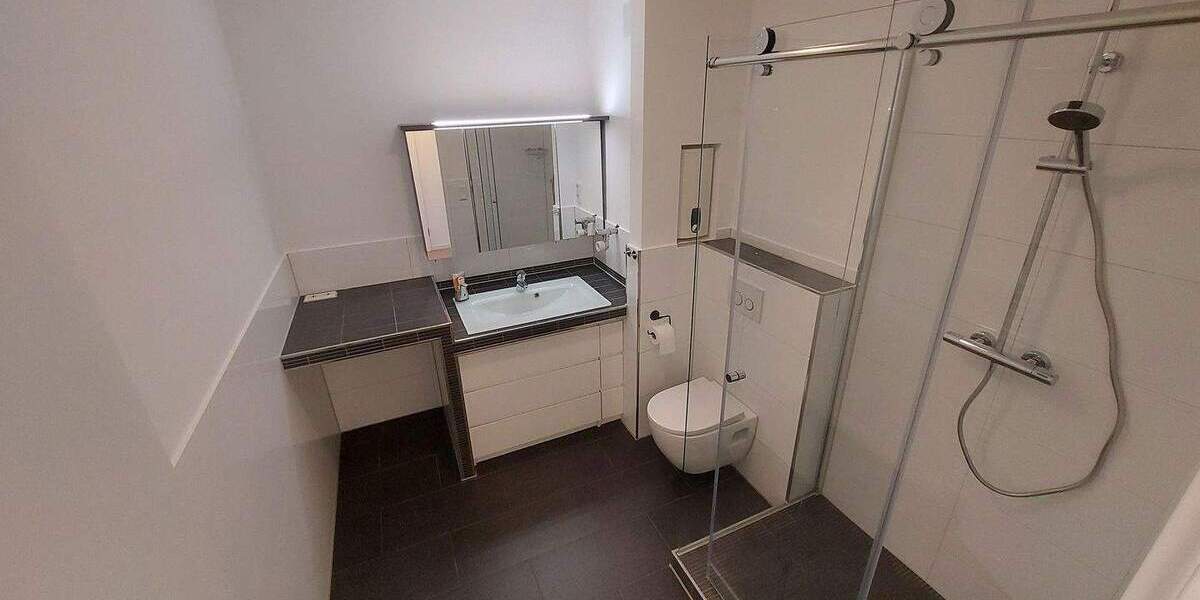 Terrassenwohnung Krefeld Stadtmitte - 2 Zimmer, 65 m&sup2;, 185.000&euro; | Angebot:25760366