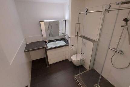 Wohnung Krefeld Stadtmitte - 2 Zimmer, 65 m&sup2;, 185.000&euro; | Angebot:25760366