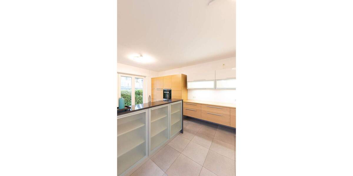 * Freistehendes Einfamilienhaus mit hoher Lebensqualität in begehrter Gerresheimer Lage * 6 zimmer