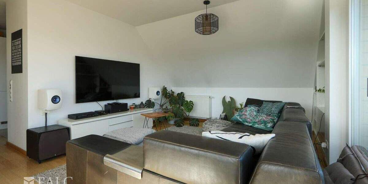 Etagenwohnung Grevenbroich Stadtmitte - 4 Zimmer, 110 m&sup2;, 349.000&euro; | Angebot:25696022