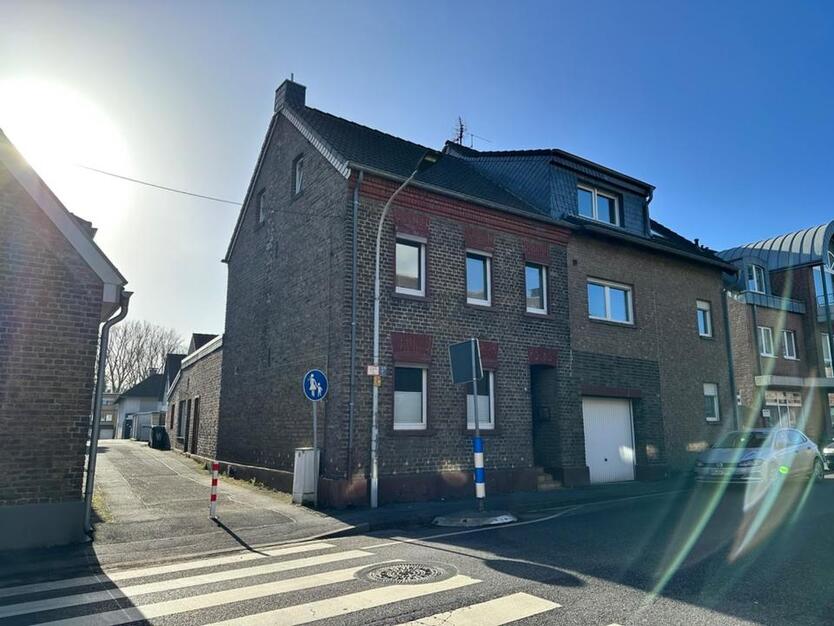 Liebevoll renovierte Doppelhaushälfte in Fliesteden