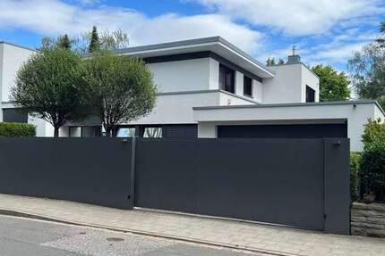 Haus zum Kaufen in Meerbusch 3.250.000 € 351.82 m²