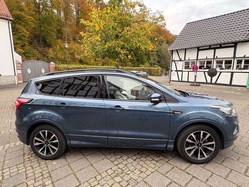 Ford Kuga 56.490 km 14.900 € Odenthal 51519