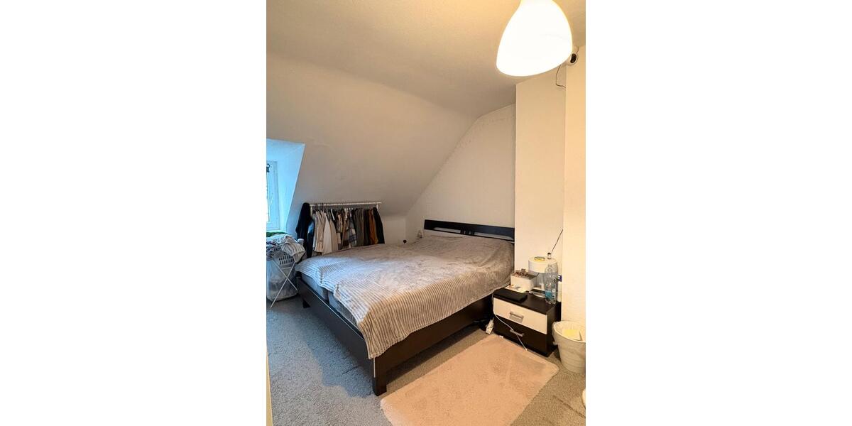 Schöne 2-Zimmer-Dachgeschosswohnung (51 m²) in zentraler Lage 2 zimmer