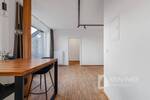 Düsseldorf-Kaiserswerth: Helle, modernisierte Dachgeschoßwohnung mit TG-Stellplatz