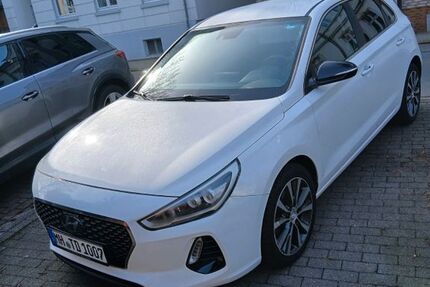 Hyundai i30 130.000 km 8.499 &euro; MÜLHEIM RUHR 45479