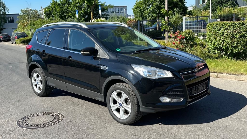 Ford Kuga 134.000 km 7.900 &euro; Neuss 41460