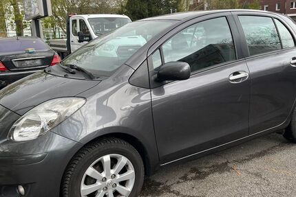 Toyota Yaris 182.846 km 2.950 &euro; Oberhausen 46045