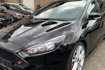 Ford Focus 92.000 km 18.950 &euro; Moers 47443
