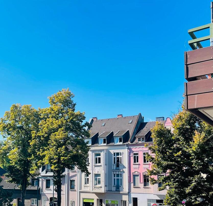 Von Privat! Ruhige und stilvolle Wohnung mit Balkon nahe Rhein.