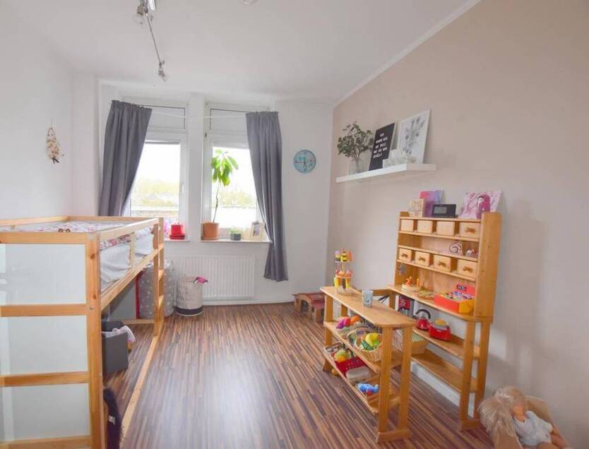 ***ZENTRAL und ausgefallen: ETW, 3 Zi-KDB, mit EBK und großem Balkon in MG-Heyden!***