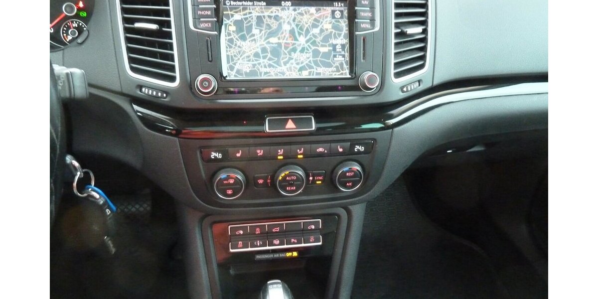 VW Sharan 2.0 TDI DSG Panorama Navi Leder 7 Sitze + 175.000 km 17.900 &euro; Ratingen 40885