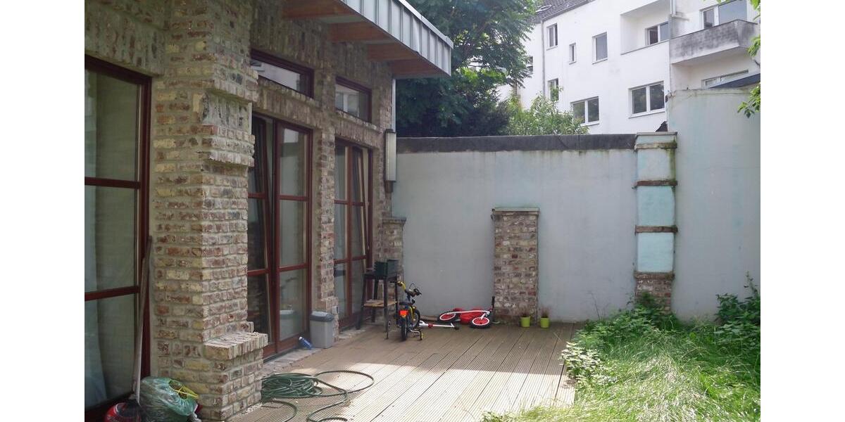 Freistehendes Einfamilienhaus mit Garten in Düsseldorf Heerdt 4 zimmer