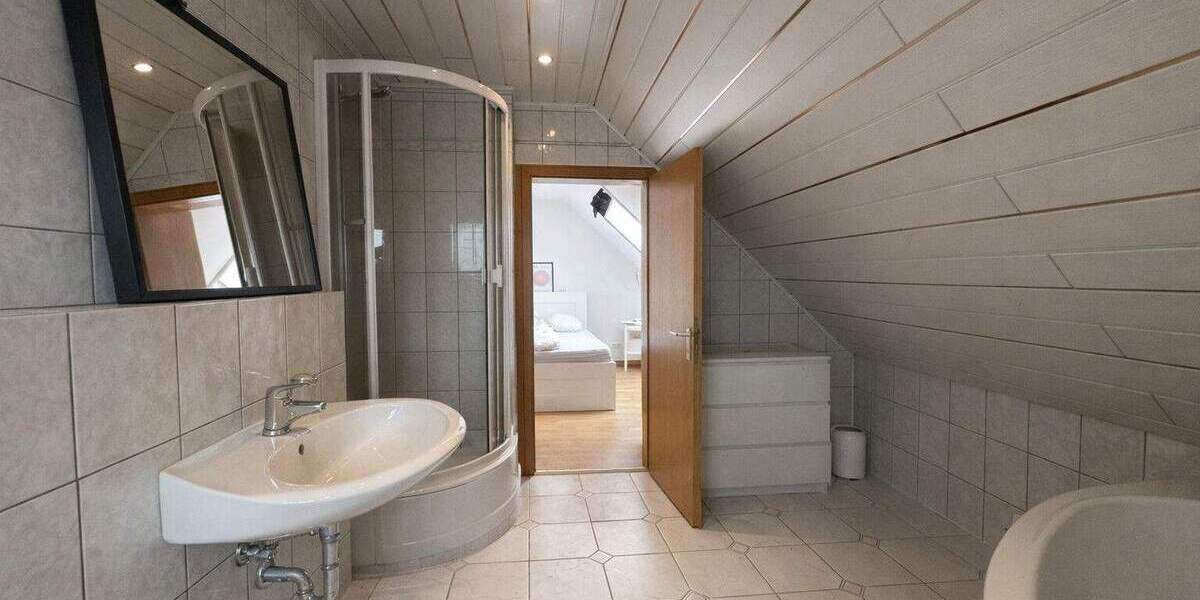 Lichtdurchflutete 3,5-Zimmer-Wohnung mit großer Dachterrasse im Hildener-Süden 3 zimmer