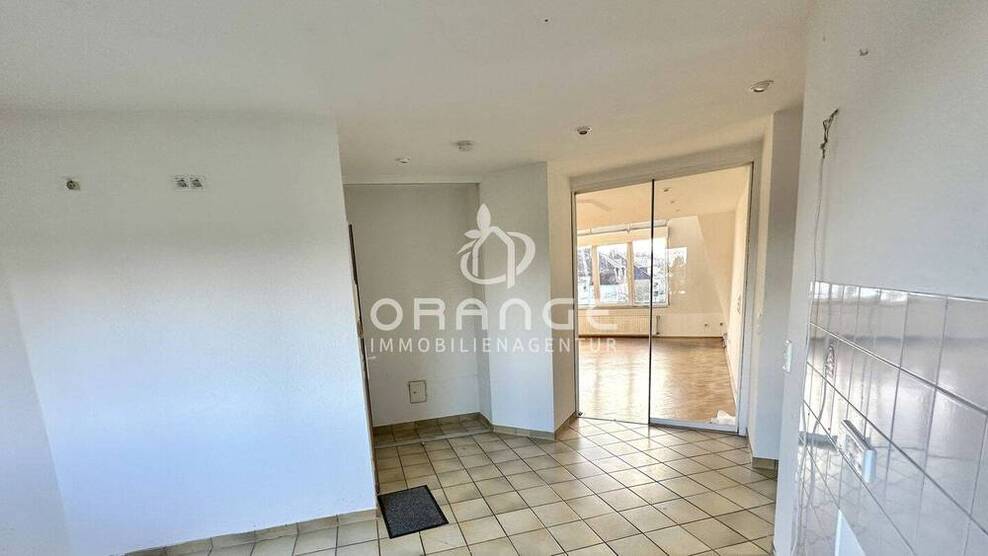 ***Gelegenheit - interessante 3-Zimmer-Wohnung mit Galerie und Balkon im Duisburger Süden***