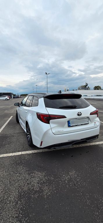 Toyota Corolla 19.000 km 31.800 € Leverkusen 51373