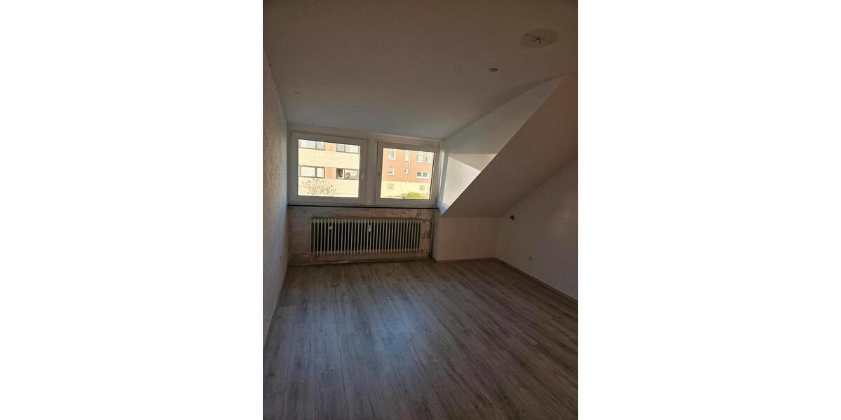 Dachgeschoßwohnung Remscheid Reinshagen - 3 Zimmer, 75 m&sup2;, 650&euro; | Angebot:25368080