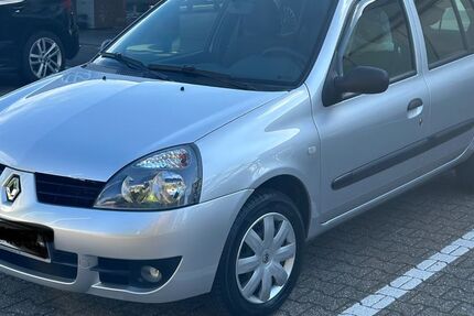 Renault Clio 42.350 km 3.450 &euro; Mönchengladbach 41238