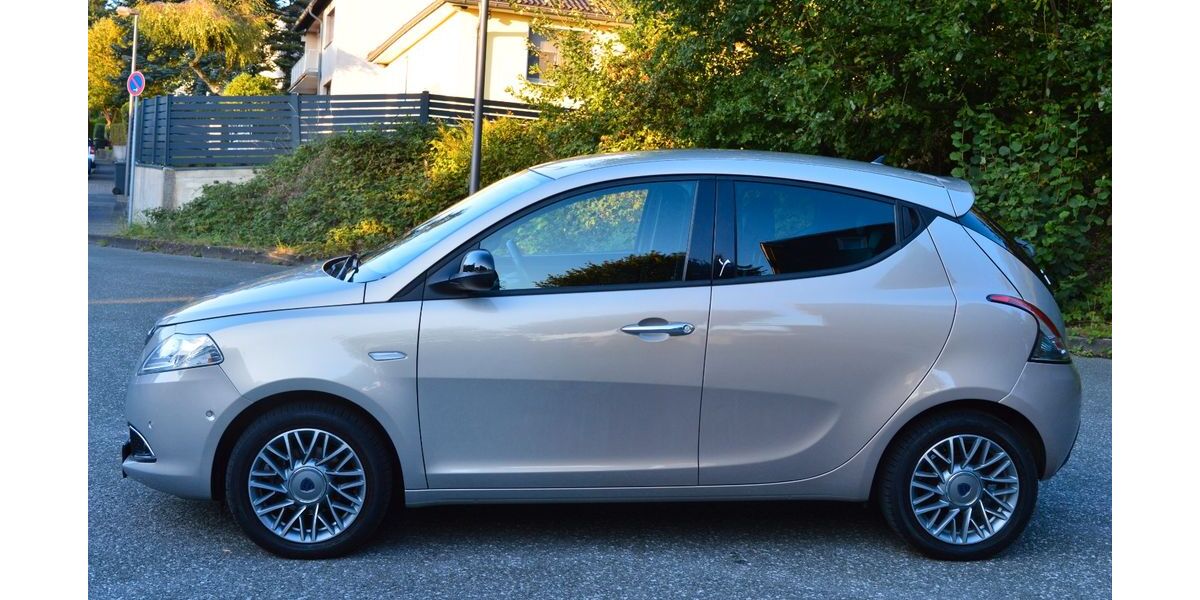 Lancia Ypsilon 23.000 km 8.300 &euro; Wuppertal 42279