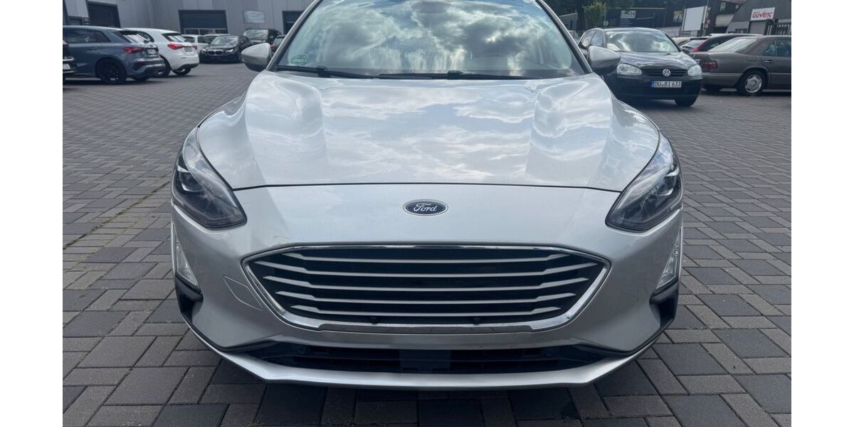 Ford Focus 160.484 km 9.990 &euro; Duisburg 47169