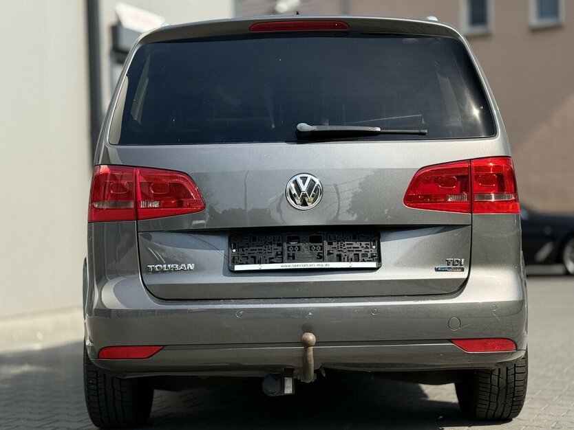 VW Touran Highline / Navi / 7 Sitze / Klima / AHK 256.000 km 7.900 € Mönchengladbach 41066