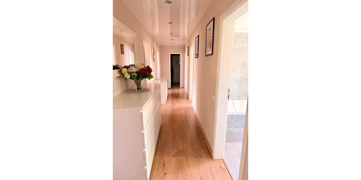 Etagenwohnung Düsseldorf Stadtbezirk 9 - 4 Zimmer, 99 m&sup2;, 395.000&euro; | Angebot:26150401
