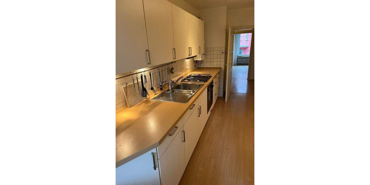 SCHÖN GESCHNITTENE DREIZIMMERWOHNUNG MIT EINBAUKÜCHE IM HERZEN VON NEUSS 3 zimmer