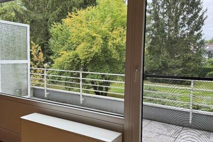 Helle Wohnung mit Balkon und Einbauküche in Mülheim a. d. Ruhr zimmer