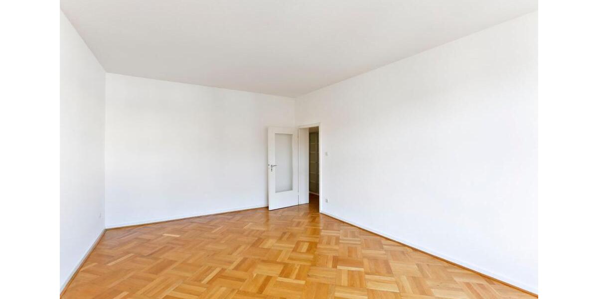 Oberkassel Luegplatz 3Zi Whg Balkon ab 1.04. von Privat 3 zimmer