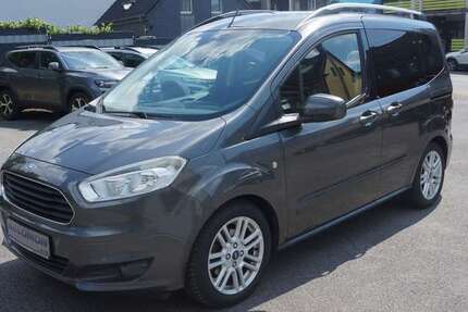 Ford Tourneo Courier 52.500 km 9.980 &euro; Solingen 42651
