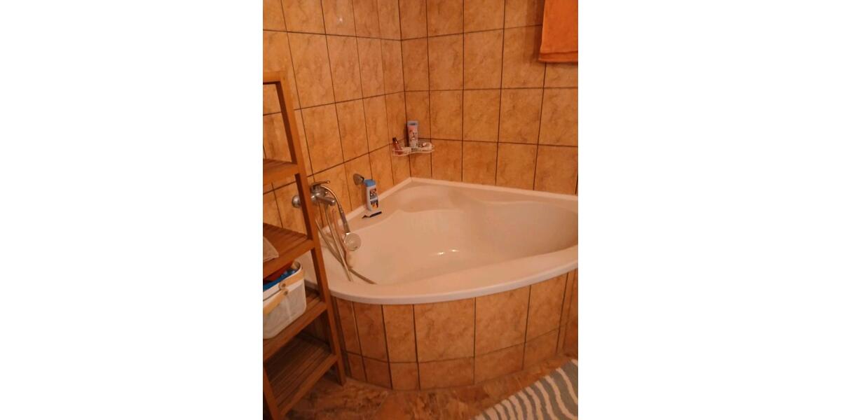 Etagenwohnung Neuss - 4 Zimmer, 108 m&sup2;, 280.000&euro; | Angebot:25745996