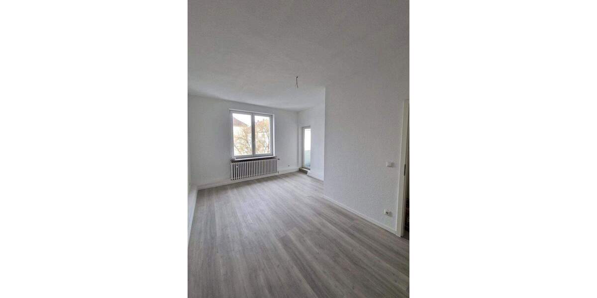 Zimmer in WG - In zentraler sanierter Wohnung mit zwei Bädern 4 zimmer