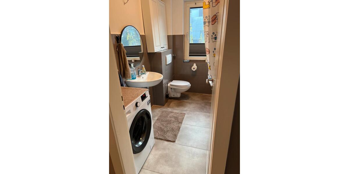 Wohnung zu vermieten, zwei Zimmer 55 m² Kü+Whz+Schlz+Bad 2 zimmer