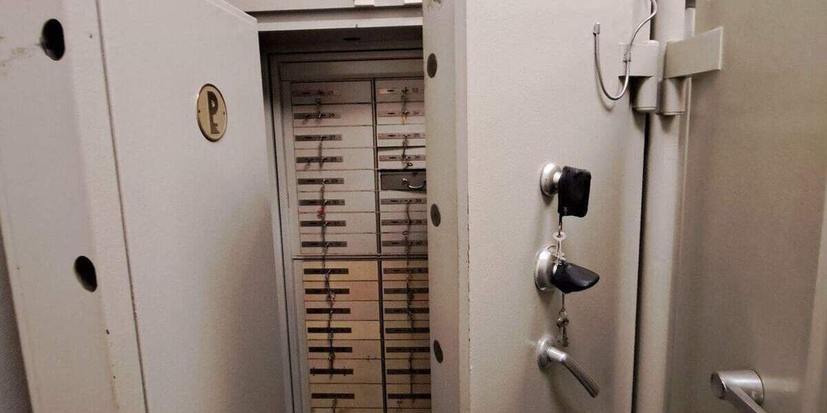 Praxis in guter Lage mit 2 Eingängen sucht solvente Mieter ! 6 zimmer