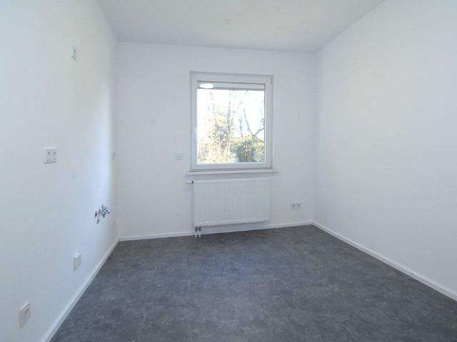 Düsseldorf-Unterrath: 3-Zimmer ETW mit Küche, Bad u. Flur ... plus 27 m² Nutzfläche im UG inkl. Gartennutzung ... Erstbezug nach Totalsanierung 3 zimmer