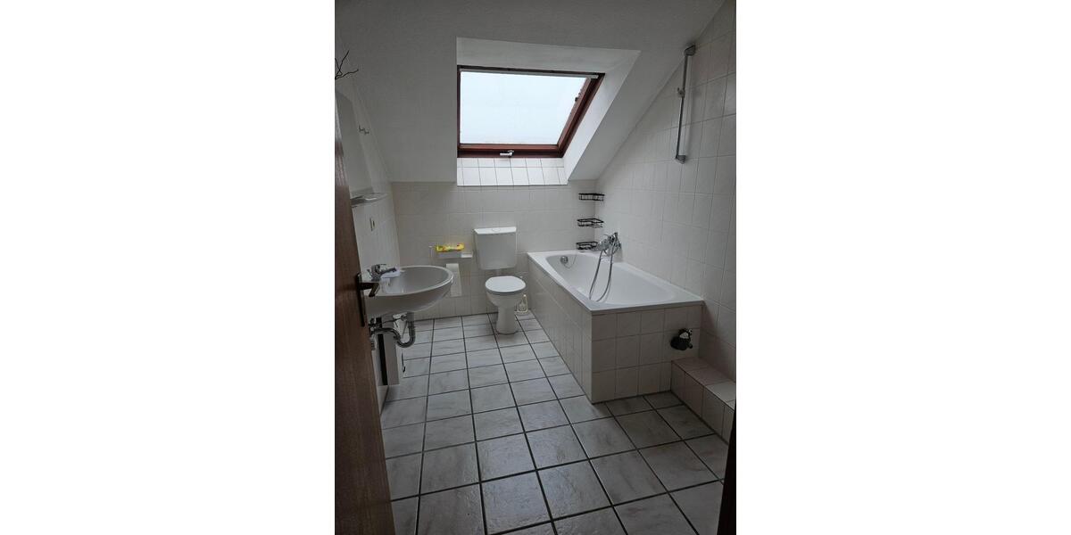 Dachgeschoßwohnung Duisburg Rheinhausen - 1 Zimmer, 40 m&sup2;, 320&euro; | Angebot:26444534