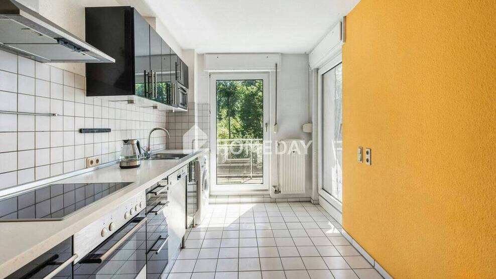 Großzügige 3-Zimmer-Wohnung mit 2 Balkonen und Tiefgaragenstellplatz - stilvoll wohnen am Waldrand