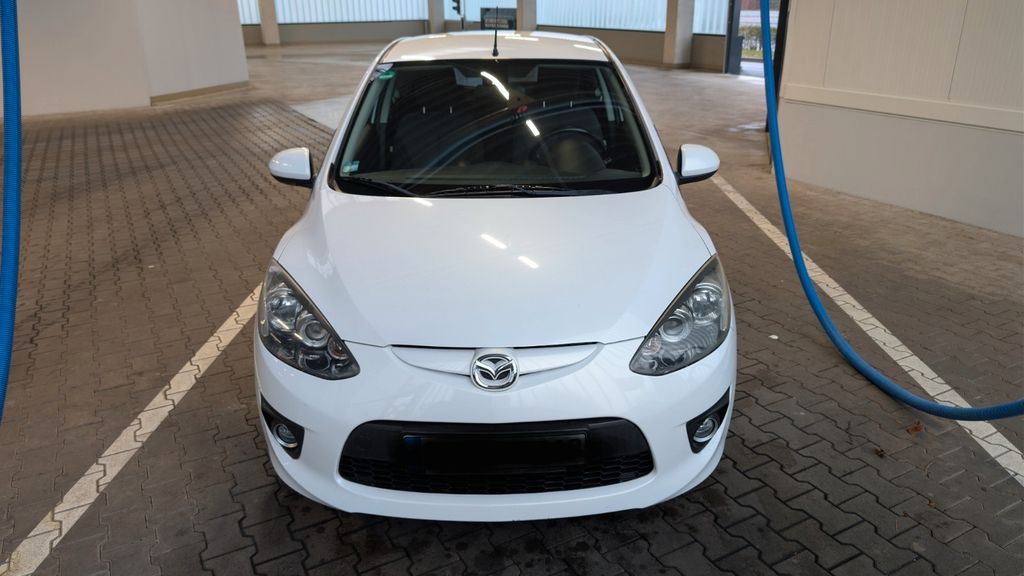 Mazda 2 148.000 km 2.499 &euro; Düsseldorf 40627