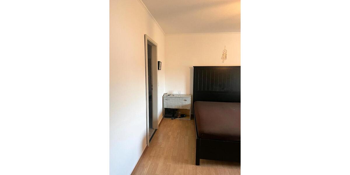 Helle 66m² Wohnung mit Gartenmitbenutzung DG st. Töniser str. 2.5 zimmer