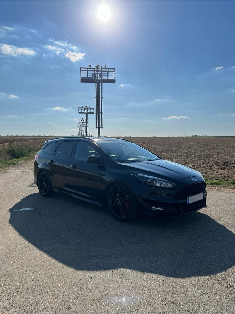 Ford Focus 79.900 km 18.800 € Köln 50667