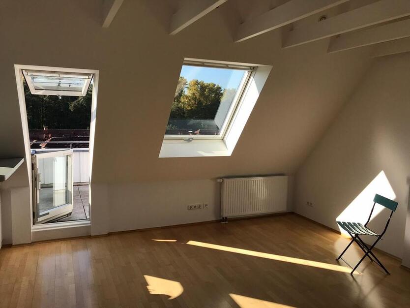 Moderne Dachgeschoßwohnung inkl. Küche, 2 Terrassen und TG
