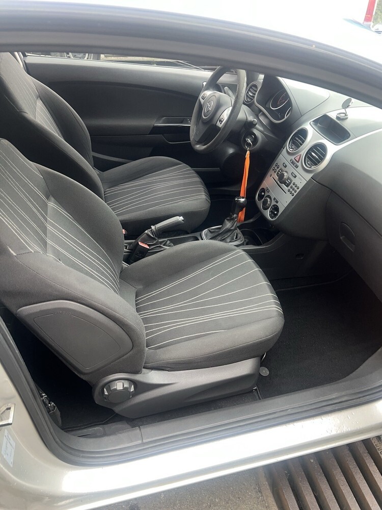 Opel Corsa D 179.000 km 2.500 € Solingen 42651