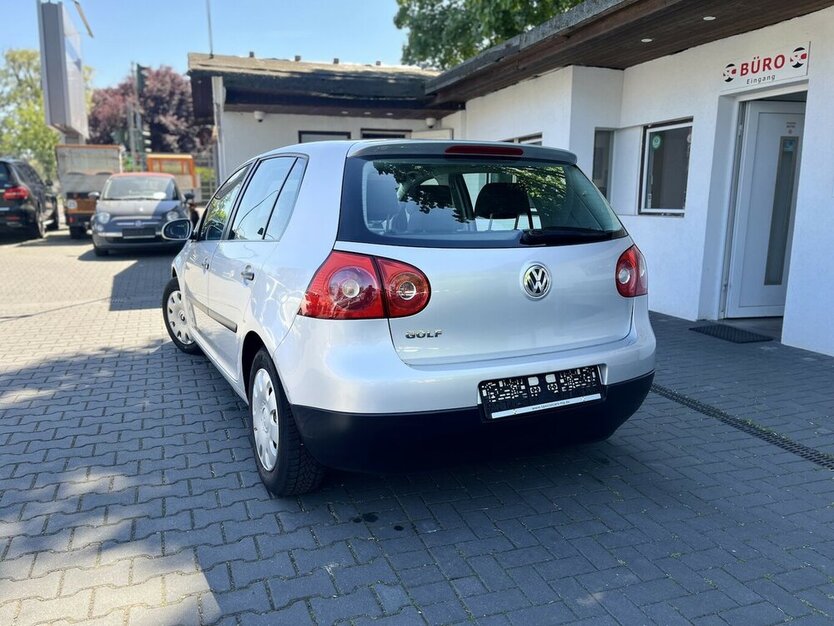VW Golf Trendline / Klima / Schiebedach / ZV 185.000 km 2.490 € Mönchengladbach 41066