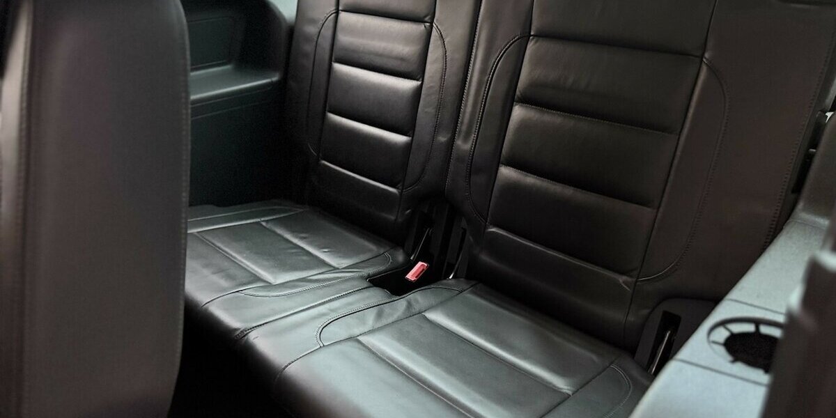 VW Touran R-Line Schiebedach Leder 7Sitze IHand 124.990 km 11.900 &euro; Mönchengladbach 41066