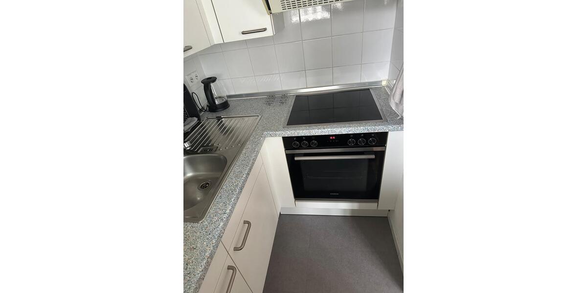Etagenwohnung Düsseldorf Heerdt - 1 Zimmer, 40 m&sup2;, 1.429&euro; | Angebot:26534217