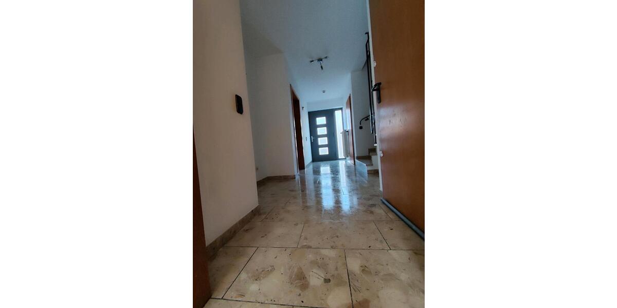 Reihenhaus Meerbusch - 4 Zimmer, 130 m&sup2;, 1.850&euro; | Angebot:25482024